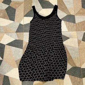 Club Monaco size 0 flowy black print dress